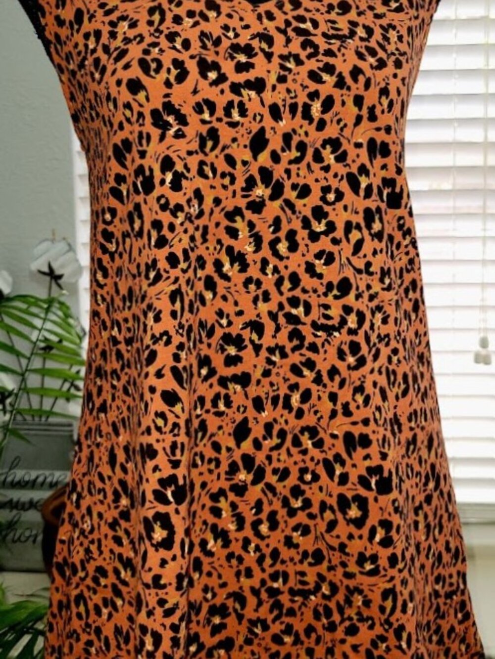 Torrid Foxy V-Neck Tank Top Shirt 2X - Picture 2 of 5